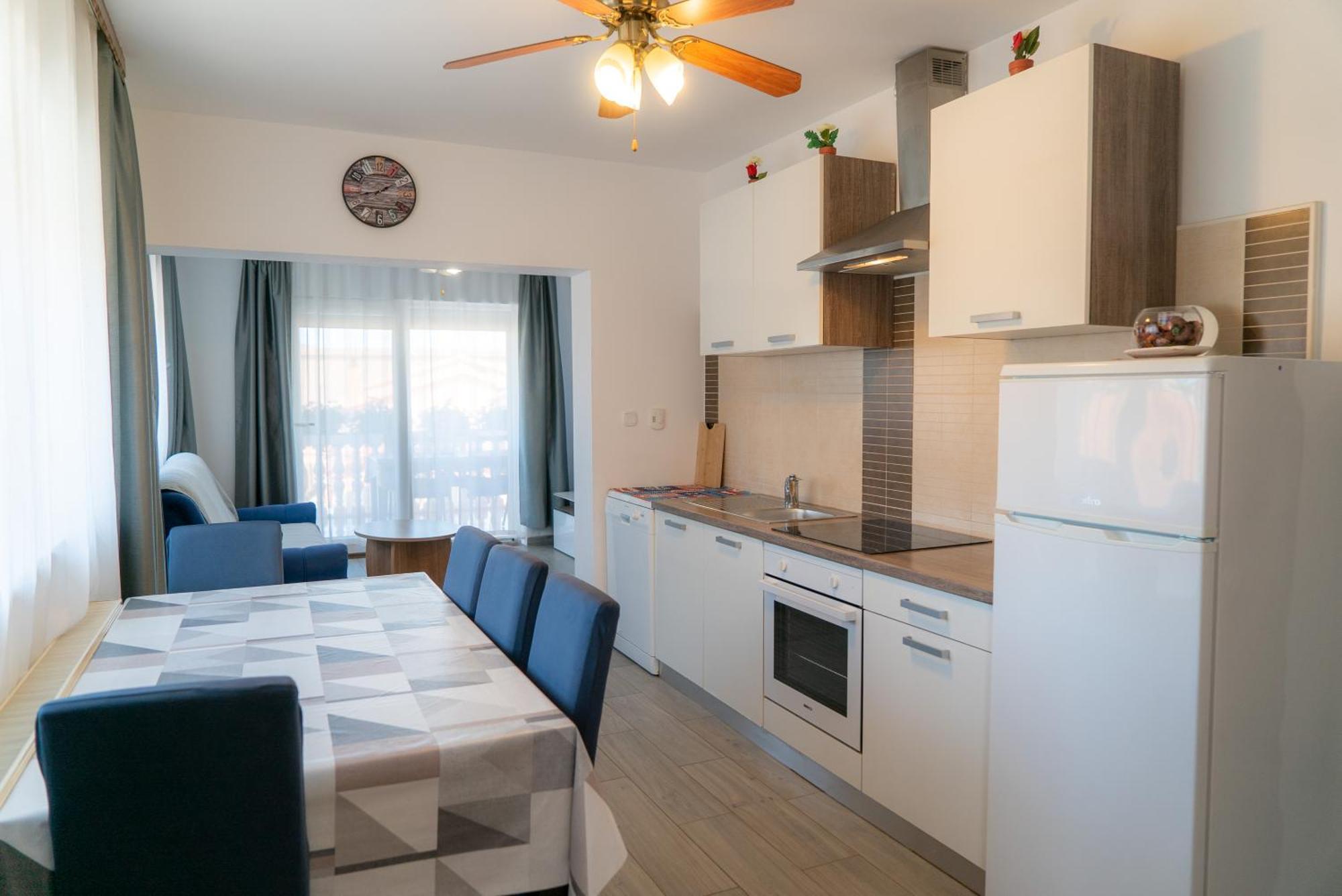 Apartments Zubcic Tisno Esterno foto
